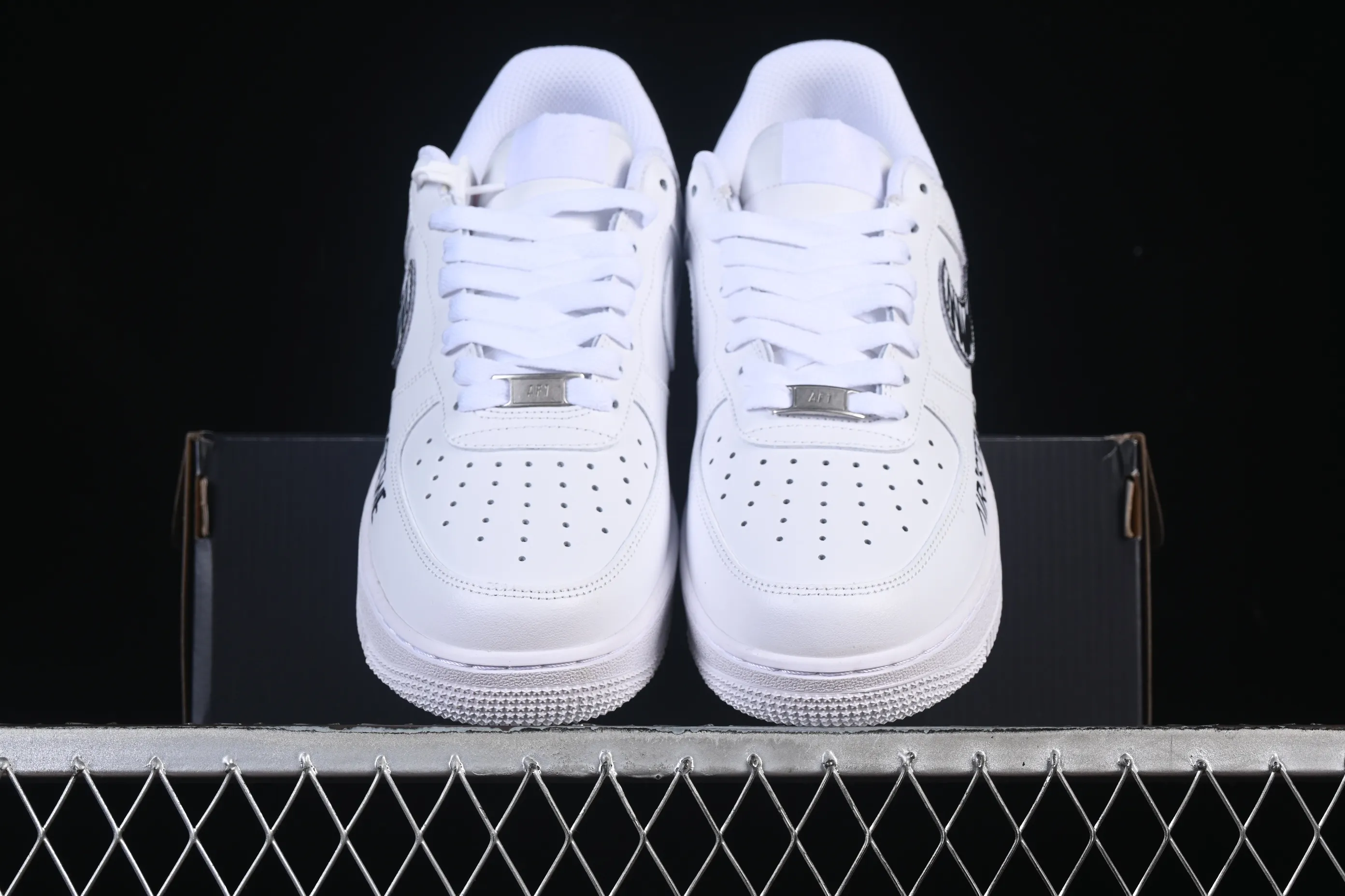 All categories Nk Air Force 1 Air Force series Nk Air Force 1 Low Air Force low-top Nike Air Force 1'07 Low Halloween theme Air Force 1 low-top casual sneakers FV5159-111